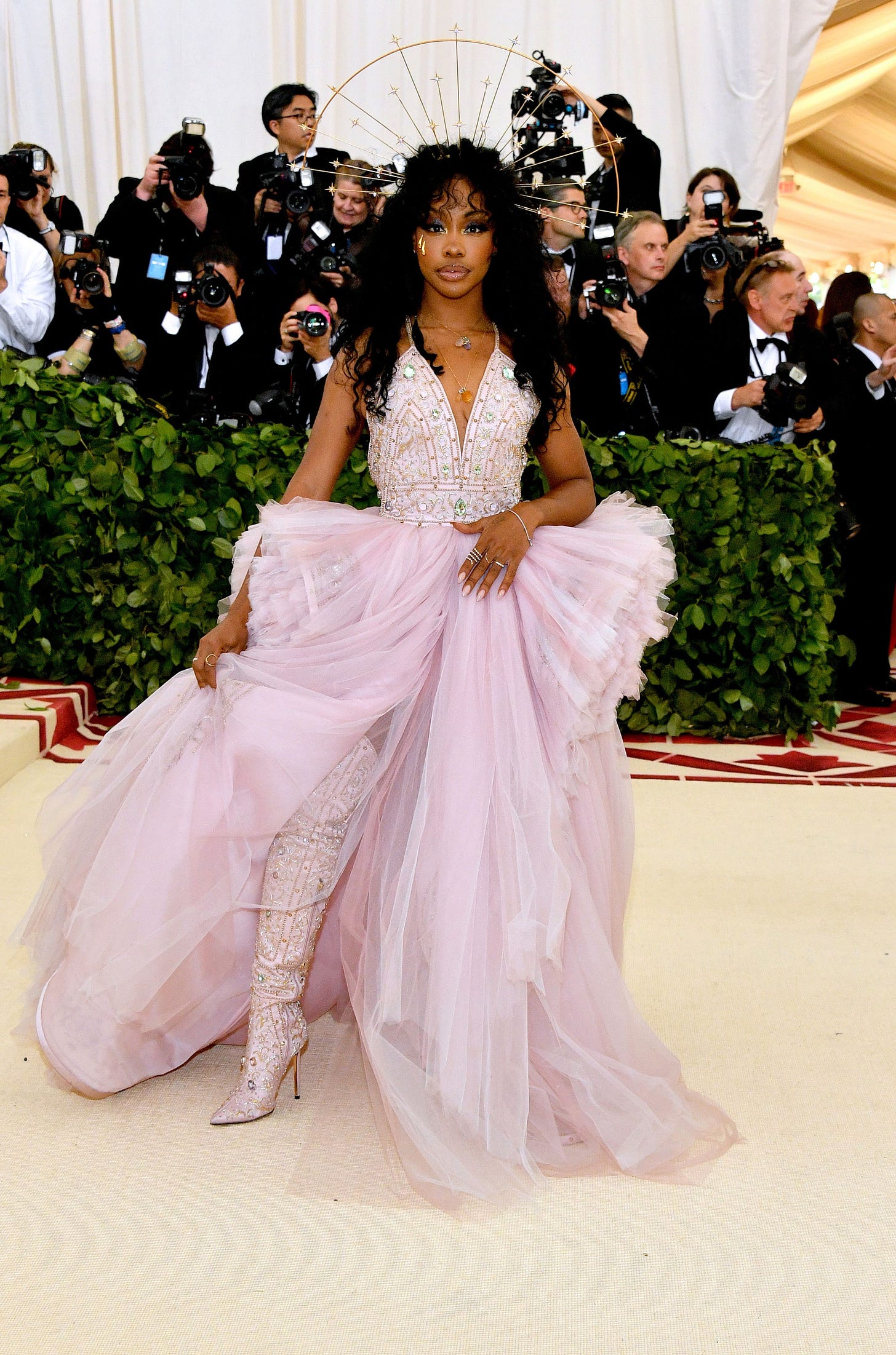 SZA Looks Like an Actual Angel on the Met Gala Red Carpet | Vogue