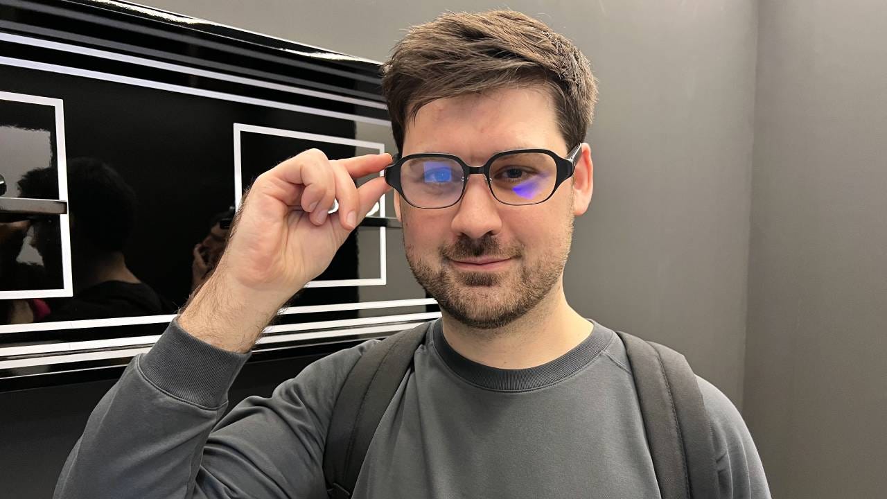 Adam wearing the Oppo Air Glass 2 at MWC 23