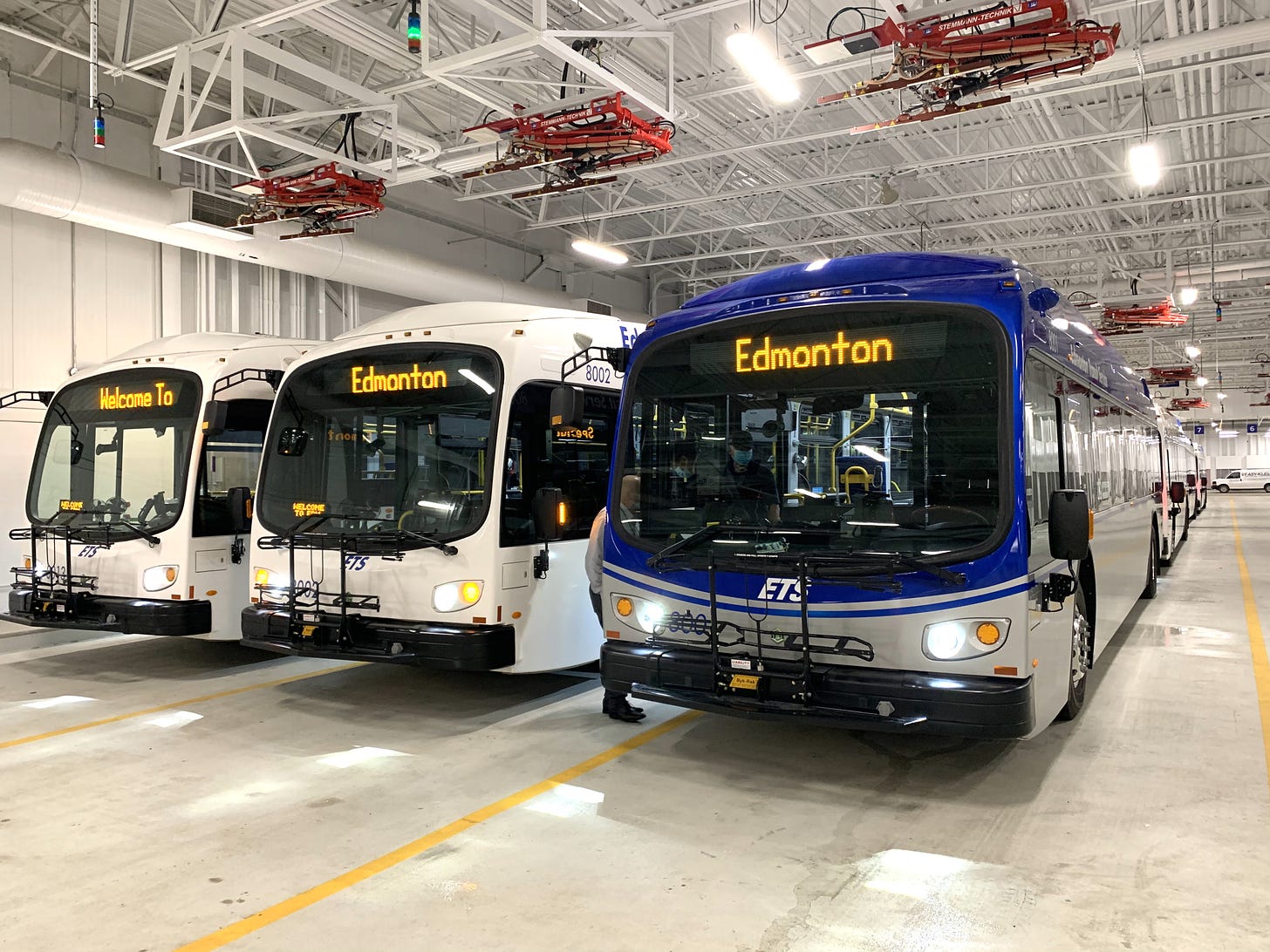 Edmonton debuts fleet of new electric buses - Edmonton | Globalnews.ca