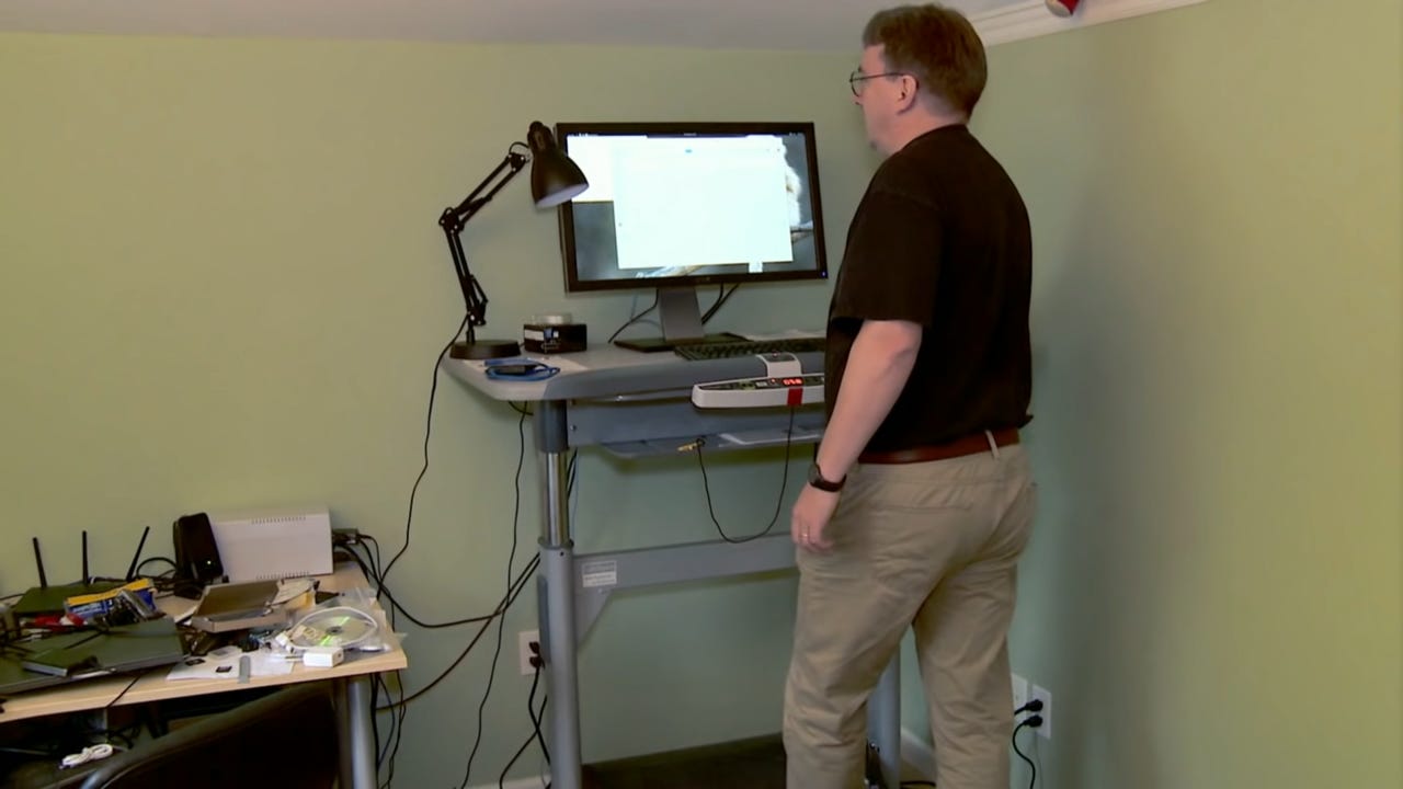Happy birthday Linus Torvalds, here's a peek at the linux world  headquaters... : r/linuxmasterrace