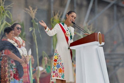 La toma de protesta de Claudia Sheinbaum, en vivo | La presidenta, al  terminar sus 100 puntos de Gobierno: “Me comprometo a defender siempre a  México, a enaltecer el amor y la