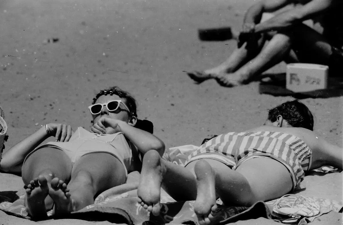 VTG 1950s 35MM NEGATIVE BEACH SCENE BRUNETTES SUNBATHING SUNGLASSES 676-11  | eBay