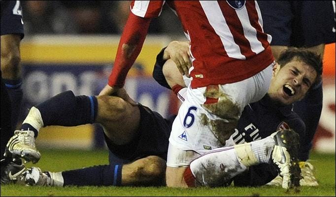 aaron ramsey leg injury soccer players 2016