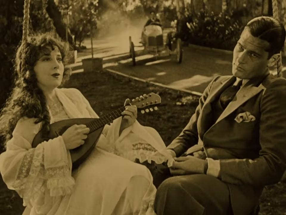 Jobyna Ralston & Richard Arlen in a scene from Wings