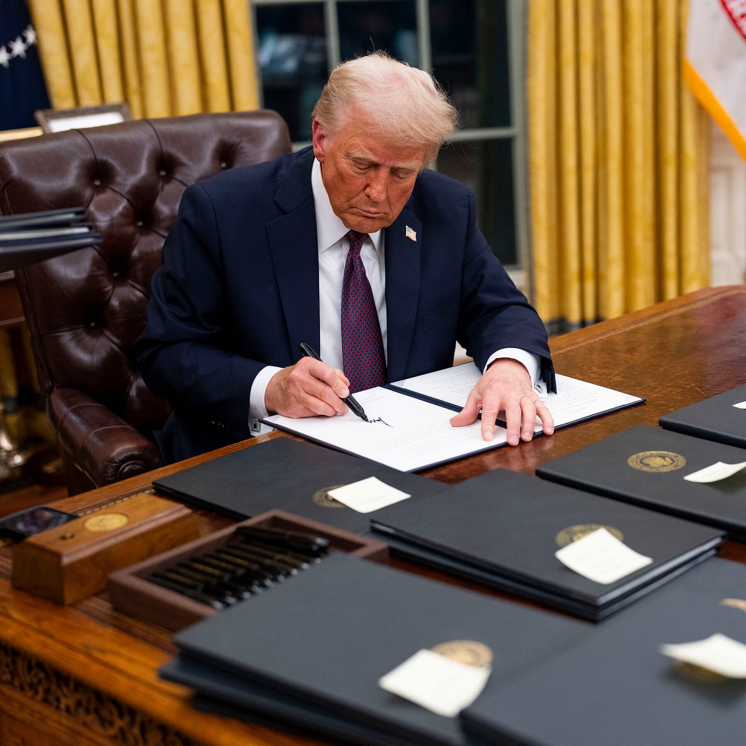 Trump Set to Meet With Top Aides to Decide TikTok’s Fate