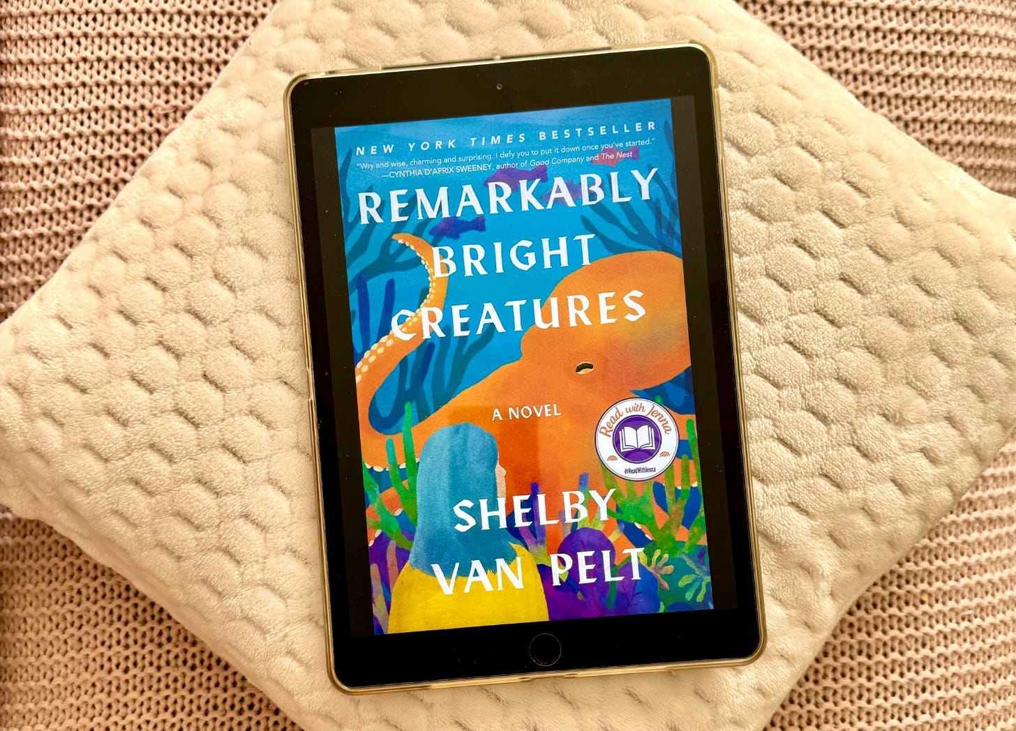 Book cover of Remarkably Bright Creatures by Shelby van Pelt