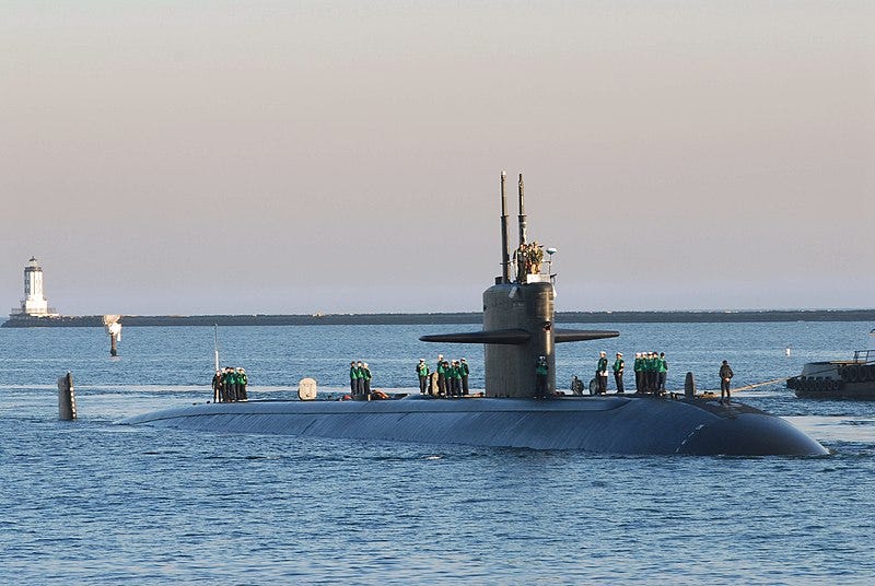 File:US Navy 061207-N-6536T-045 The Fast attack submarine USS Los Angeles (SSN 688) pulls into the Port of Los Angeles for a namesake city visit.jpg