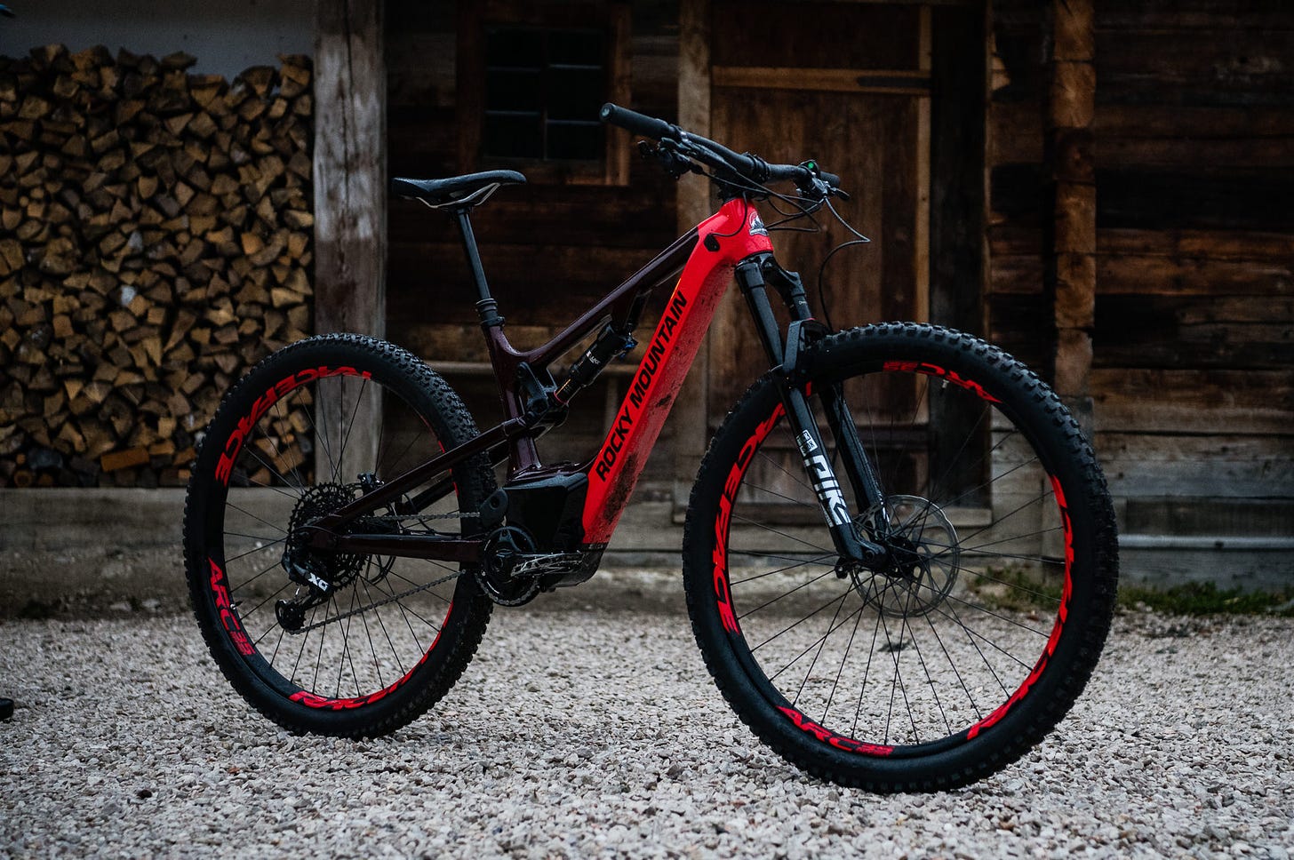 Rocky Mountain Instinct Powerplay Carbon: ancora più raffinata... -  eBikeCult.it