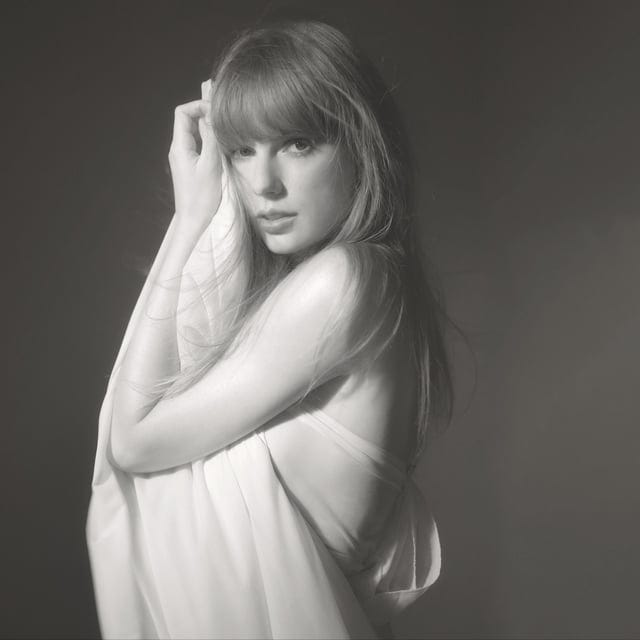 r/TaylorSwift - "The Tortured Poets Department" photoshoot 🤍