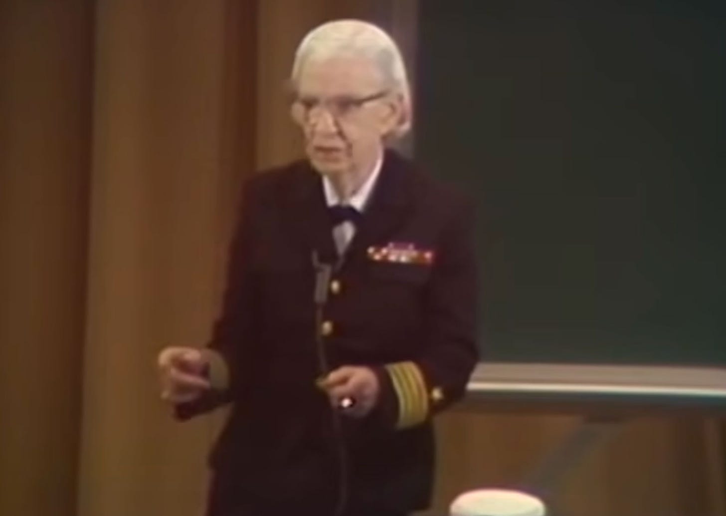 Hopper delivering the 1982 lecture