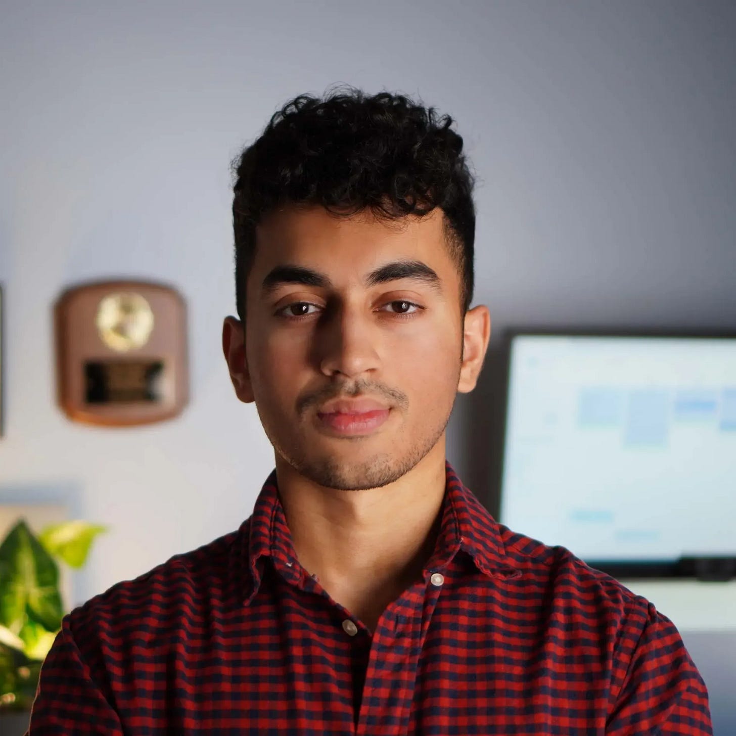 TikTok star Gohar Khan makes six figures giving advice on getting into your dream college | Fortune TikTok star Gohar Khan makes six figures giving advice on getting into your dream college | Fortune