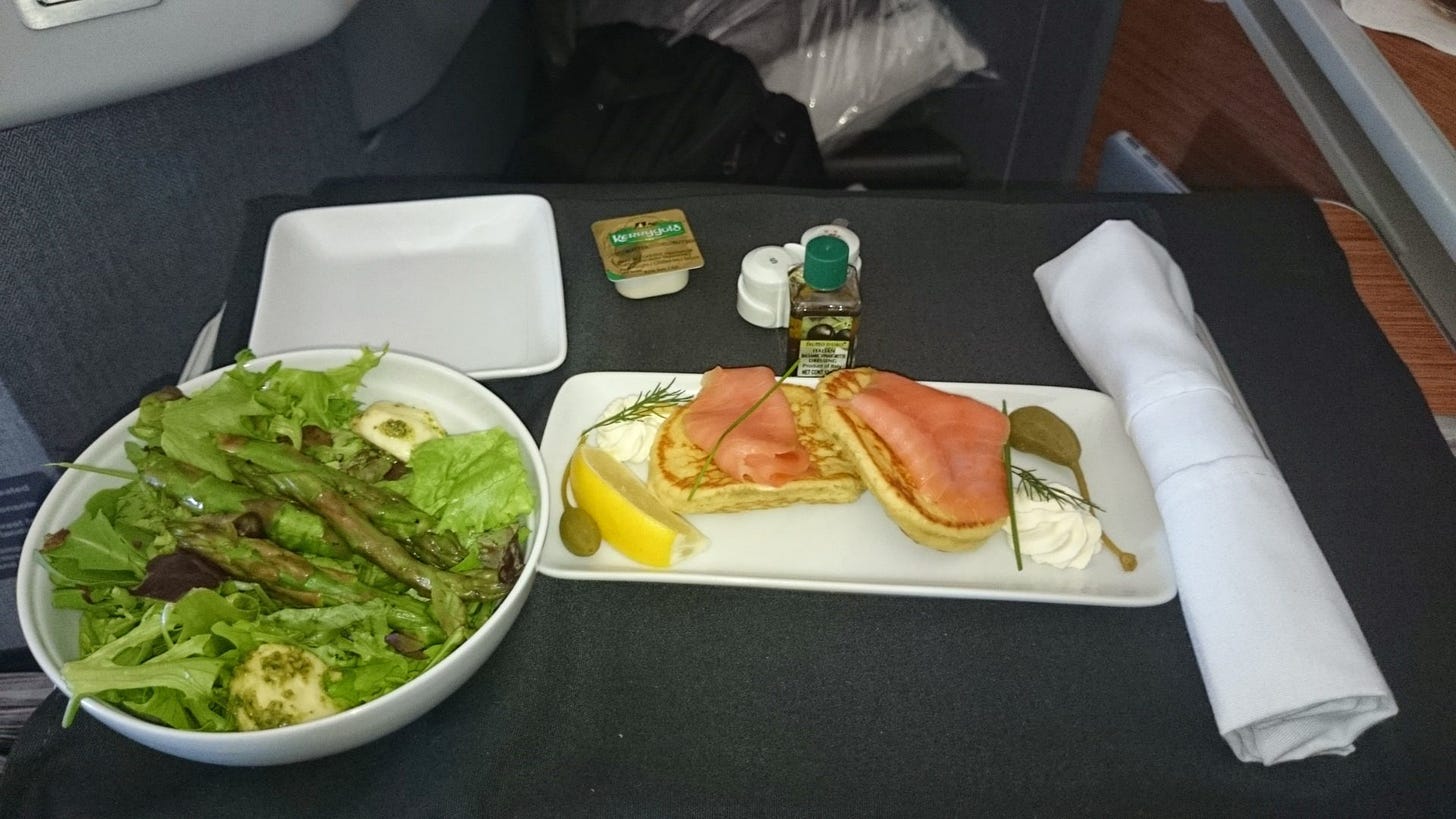 American Airlines 777-300ER Business Class - Γεύμα