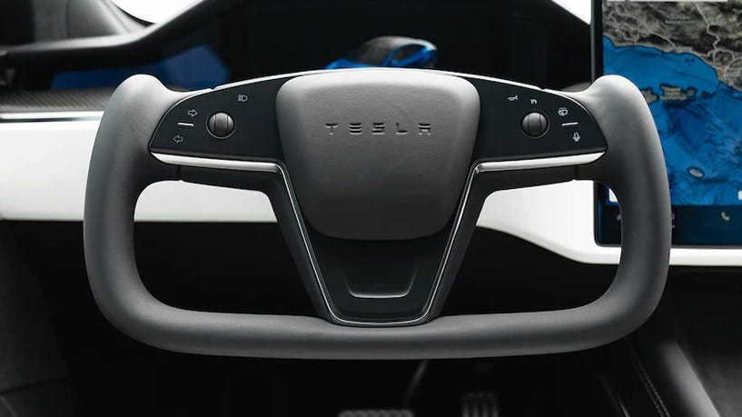 2022 Tesla Model S Plaid Steering Yoke Review: The Pros and Cons
