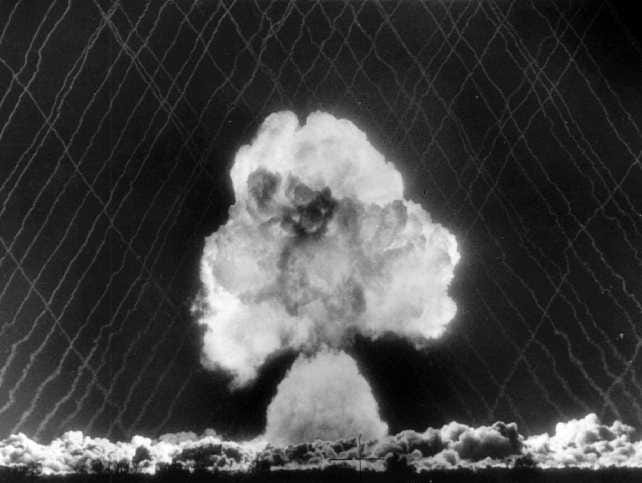 Mushroom cloud from a Blue Danube bomb dropped from an RAF Valiant B1 at the Maralinga test site in Australia. Those poor kangaroos.