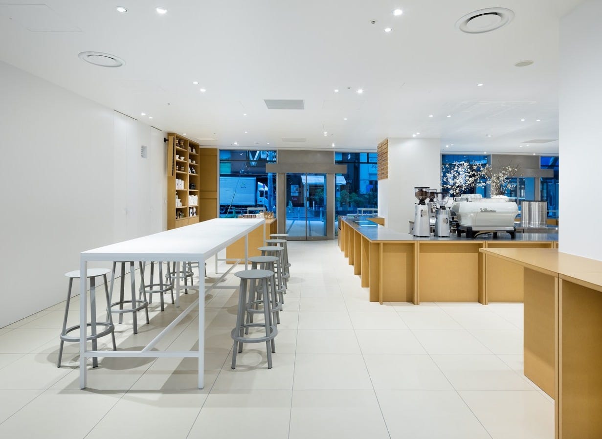 Leibal — Blue Bottle Coffee Shinjuku Cafe