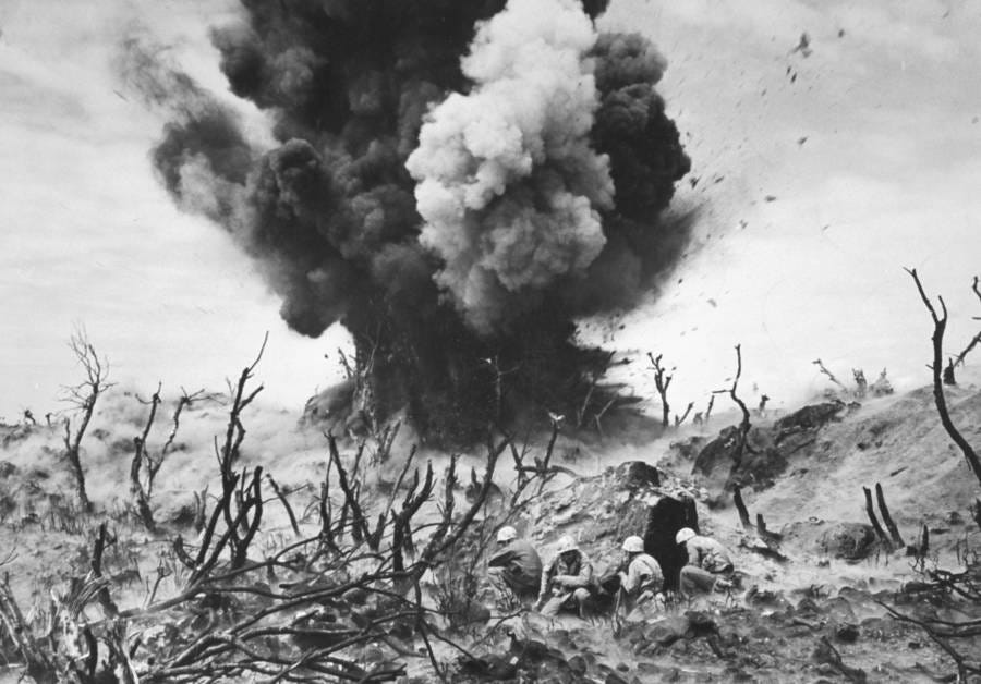 Marines Fighting At Battle Of Iwo Jima