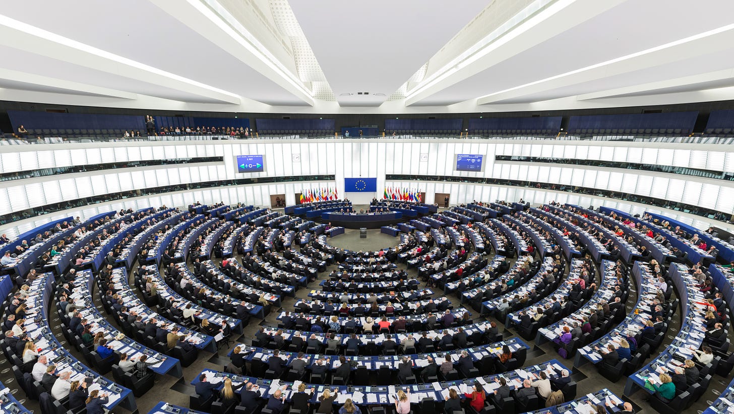 File:European Parliament Strasbourg Hemicycle - Diliff.jpg - Wikipedia