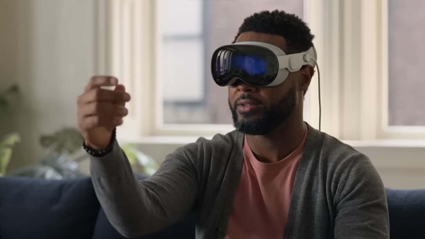 Featured image for New Apple Vision Pro ad showcases impressive gesture controls