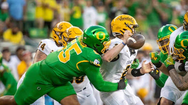Oregon Ducks' Roster Loaded with NFL Prospects: Derrick Harmon, Terrance Ferguson