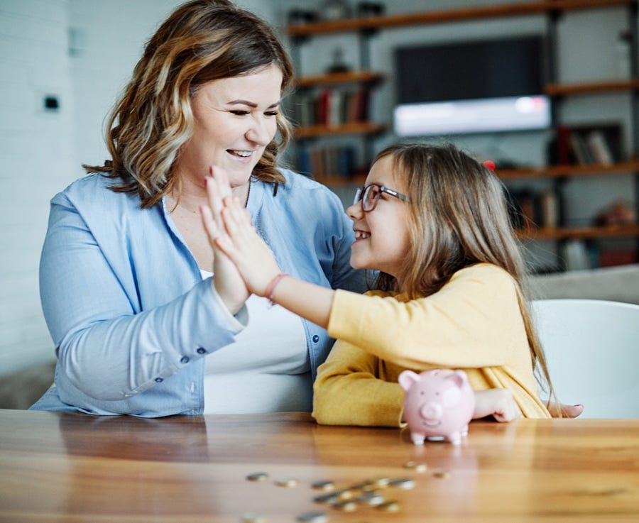 L'éducation financière des mineurs : le rôle des parents… et de l'école -  MaFamilleZen