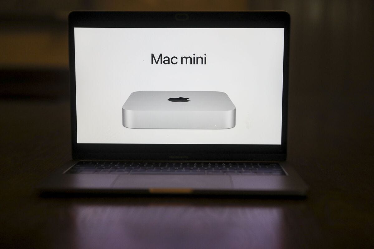 Apple prepara un Mac mini más pequeño, con chips enfocados en IA - Bloomberg