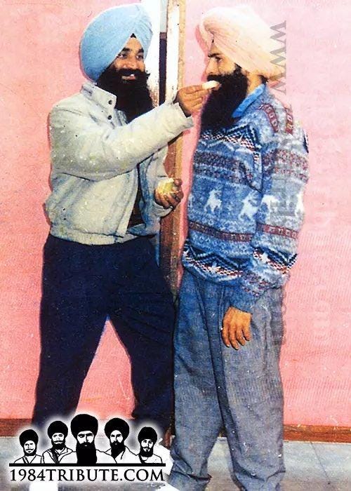 Daman Singh ਸੋਹਲ on X: "Two 🐐. Sukha and Jinda passed out barfi at the  jail when they were told that they were going to get hung to death too  🙏🏽🙏🏽🙏🏽 #PranaamShaheedaNu