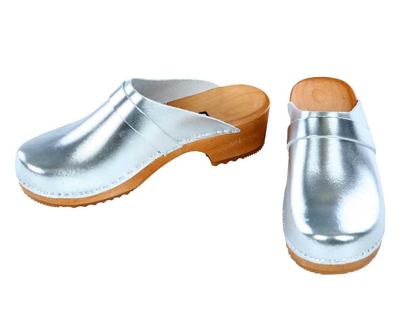 Patent leather Clogs silver image 1