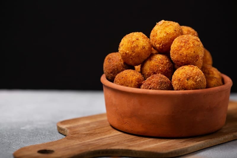 Croquetas or Croquettes: Recipe and history of Spanish Stemple