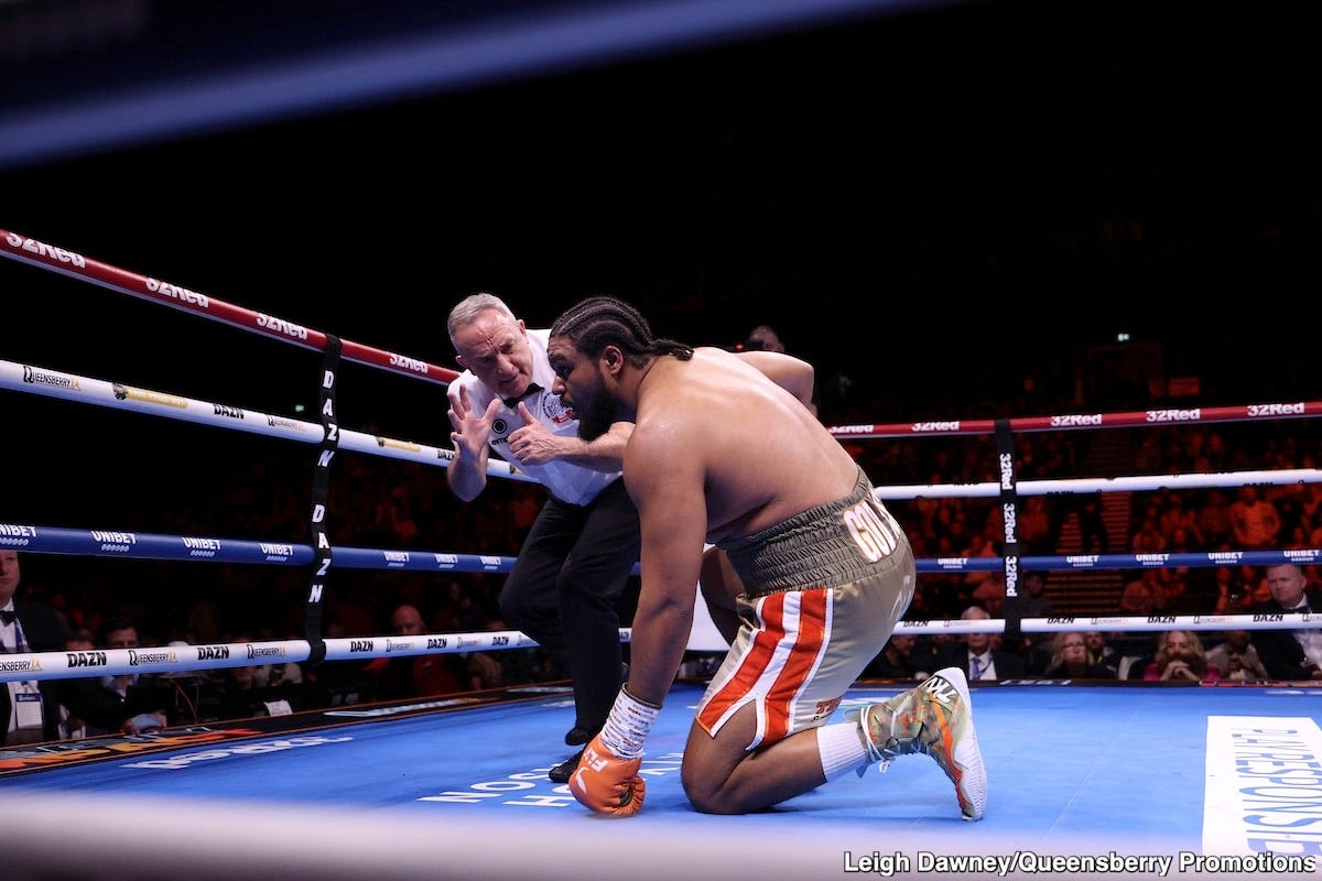Image: Break? What Break? Referee Incompetence Leaves Jeamie TKV Smashed by Illegal Blow