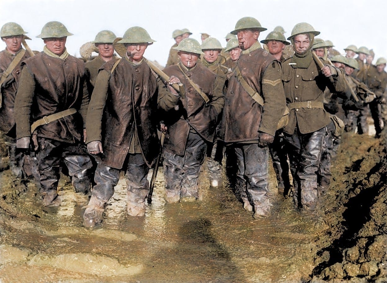 Pictures of the Day: Incredible colourised images of the Battle of the Somme