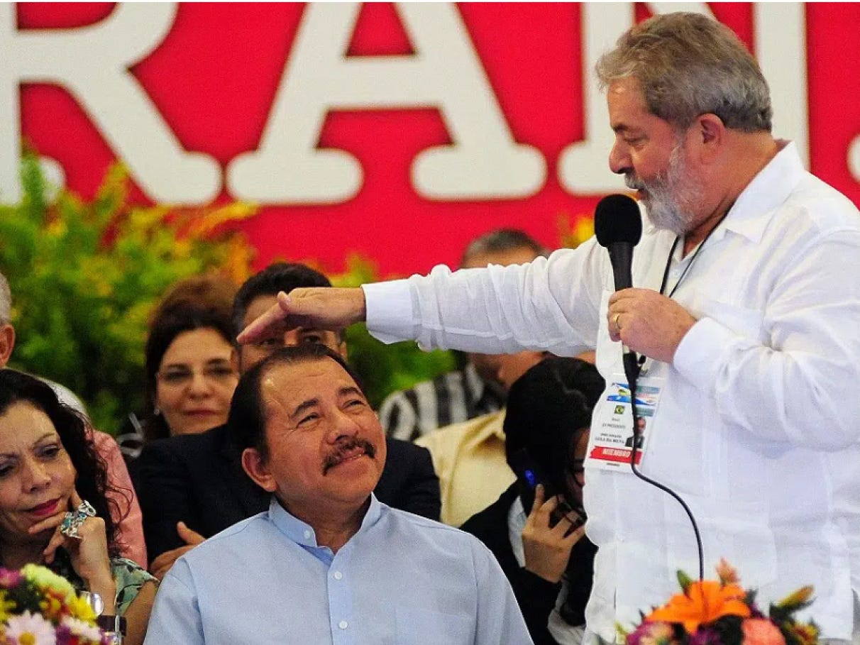 Os ex-companheiros: O ditador Ortega zomba de Lula... | VEJA