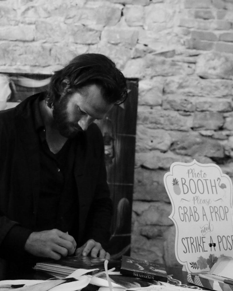 jared padalecki signs fans autographs at austin supernatural day 2018