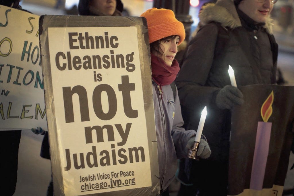 CHICAGO, IL - DECEMBER 14: Demonstrators with Jewish Voice for Peace Chicago protest President Donald Trump's decision to recognize Jerusalem as the capital of Israel on December 14, 2017 in Chicago, Illinois. The decision by the Trump administration has provoked protest throughout the U.S. and the Middle East. Scott Olson/Getty Images/AFP (Photo by SCOTT OLSON / GETTY IMAGES NORTH AMERICA / Getty Images via AFP)