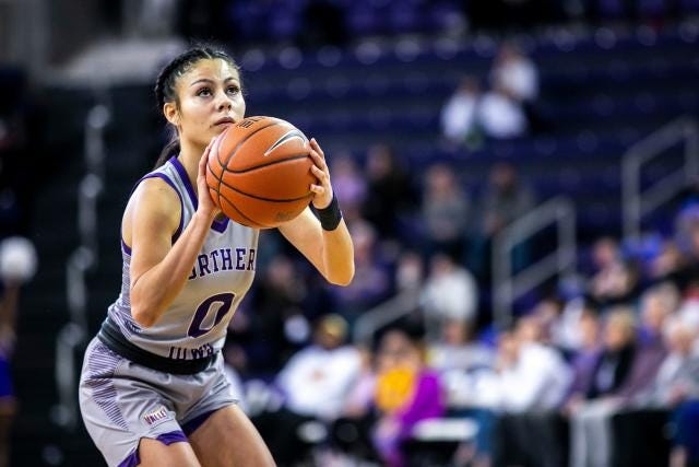 Johnston alum Maya McDermott's 37 points helps UNI women's basketball upset  Iowa State - Yahoo Sports