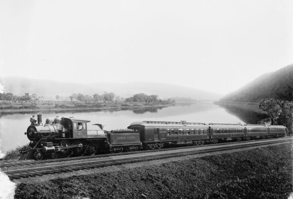 This image has an empty alt attribute; its file name is black-diamond-express-lehigh-valley-railroad-1024x696.png
