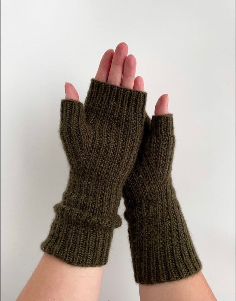 Knit fingerless gloves pattern, how to knit mitts, knitting pattern pdf, knit handwarmers pattern, armwarmers pattern, commodus mitts image 3