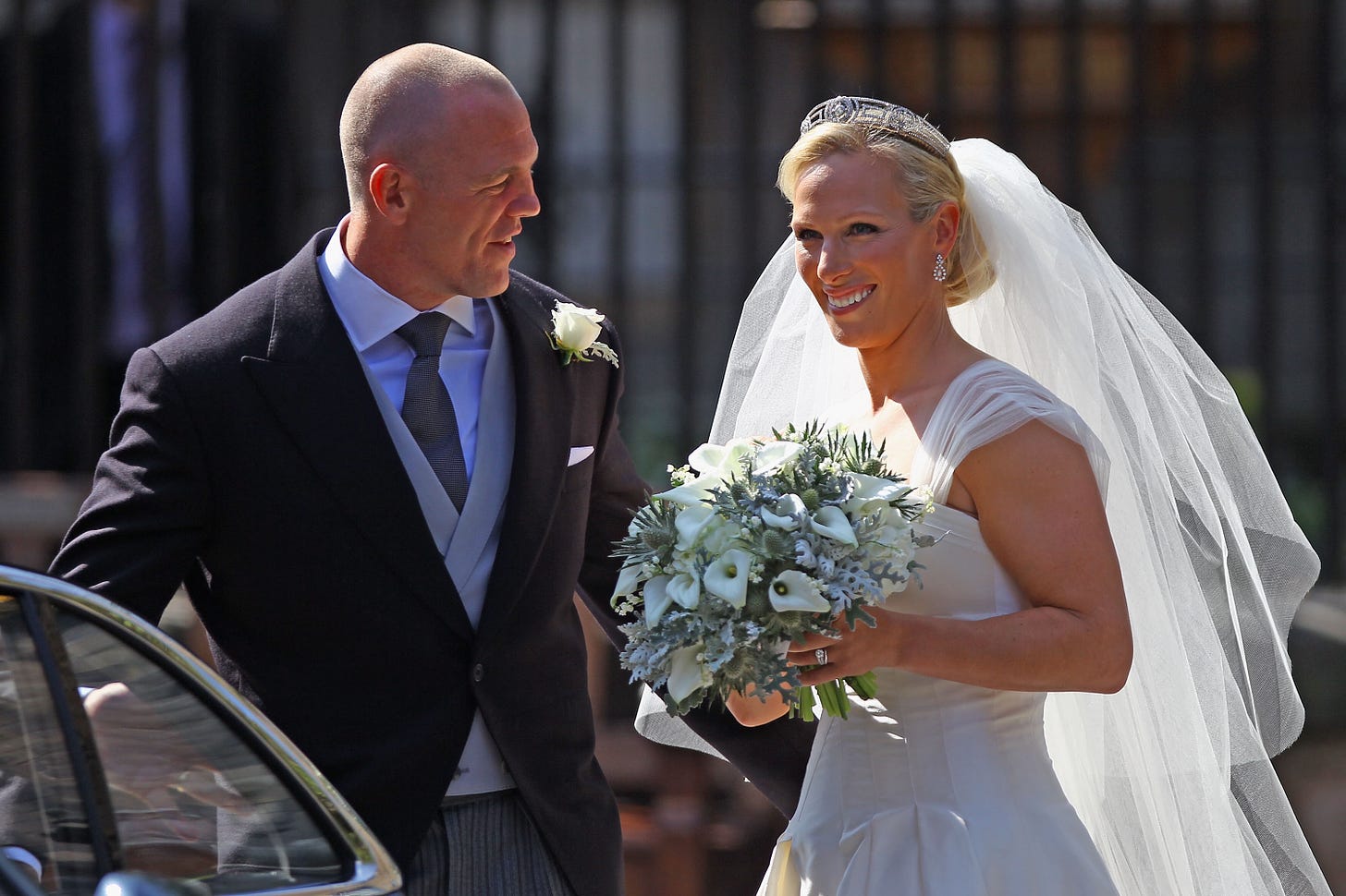 mike tindall and zara phillips on their wedding day in 2011