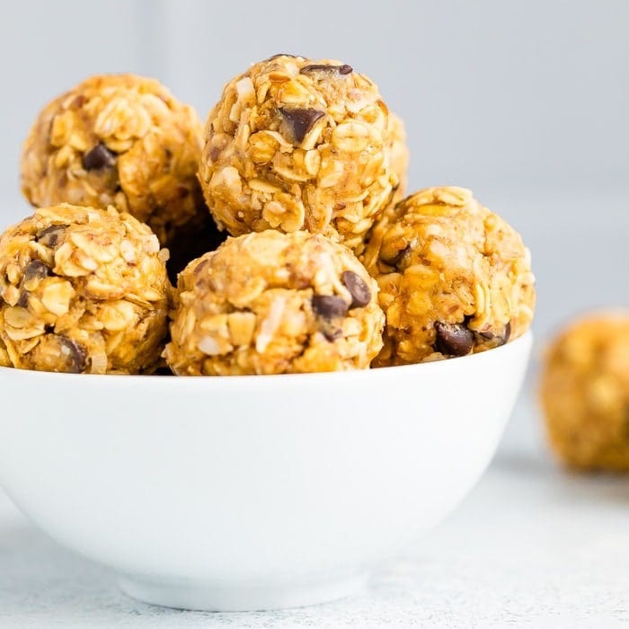 Peanut Butter No Bake Energy Balls - Eating Bird Food