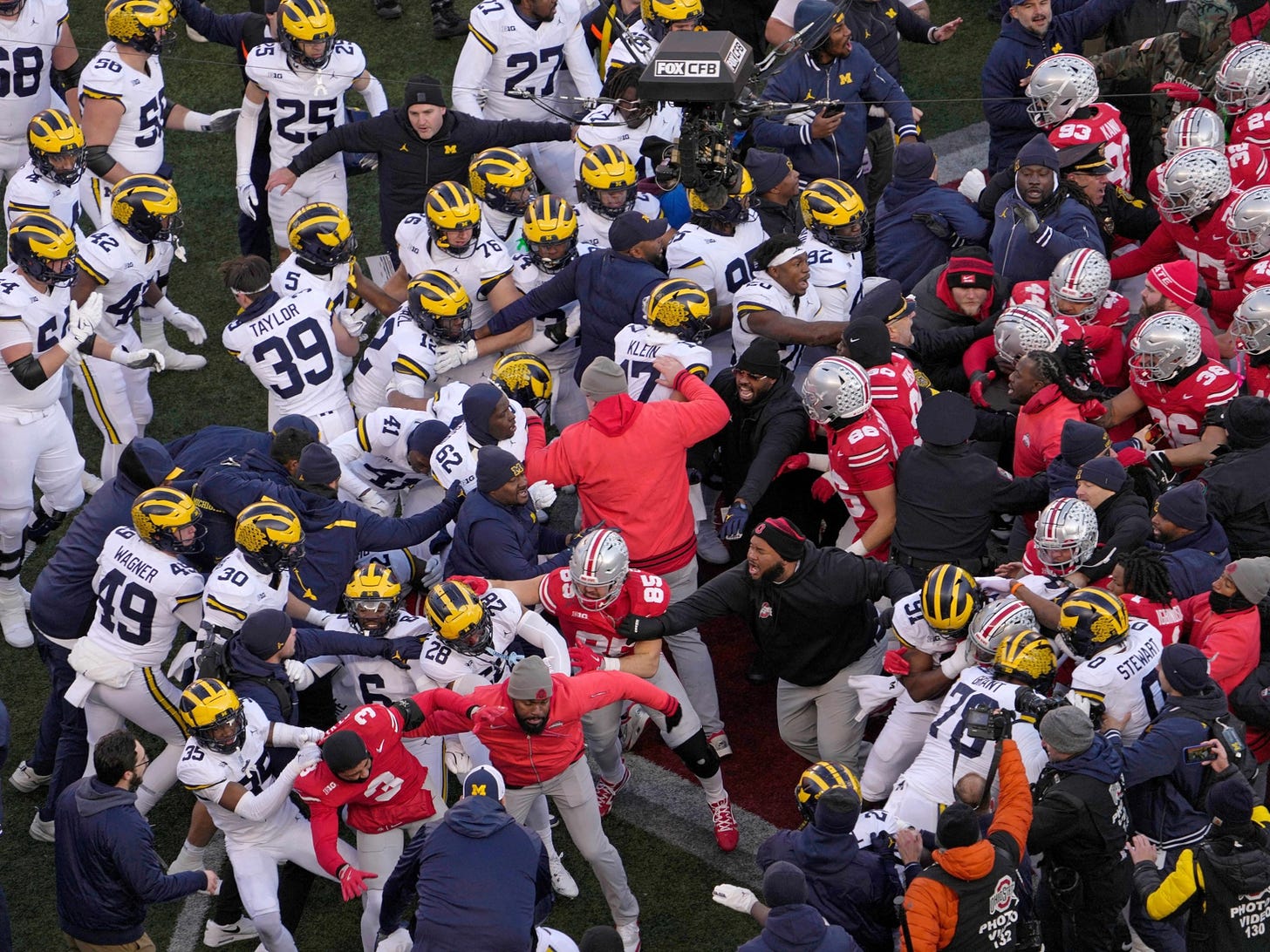 Fight breaks out after Michigan-Ohio State football game - ABC News