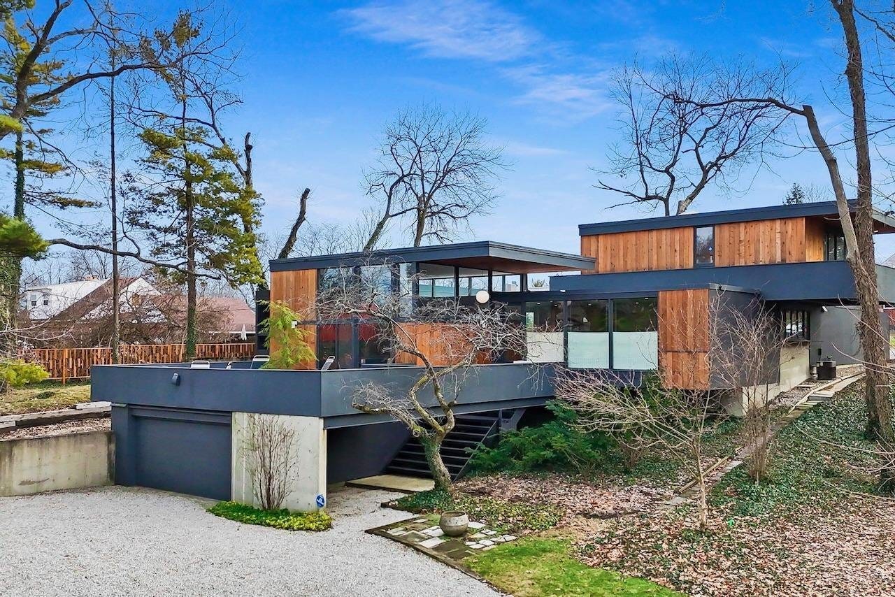 A William Morris Design in Dayton, OH - $475,000