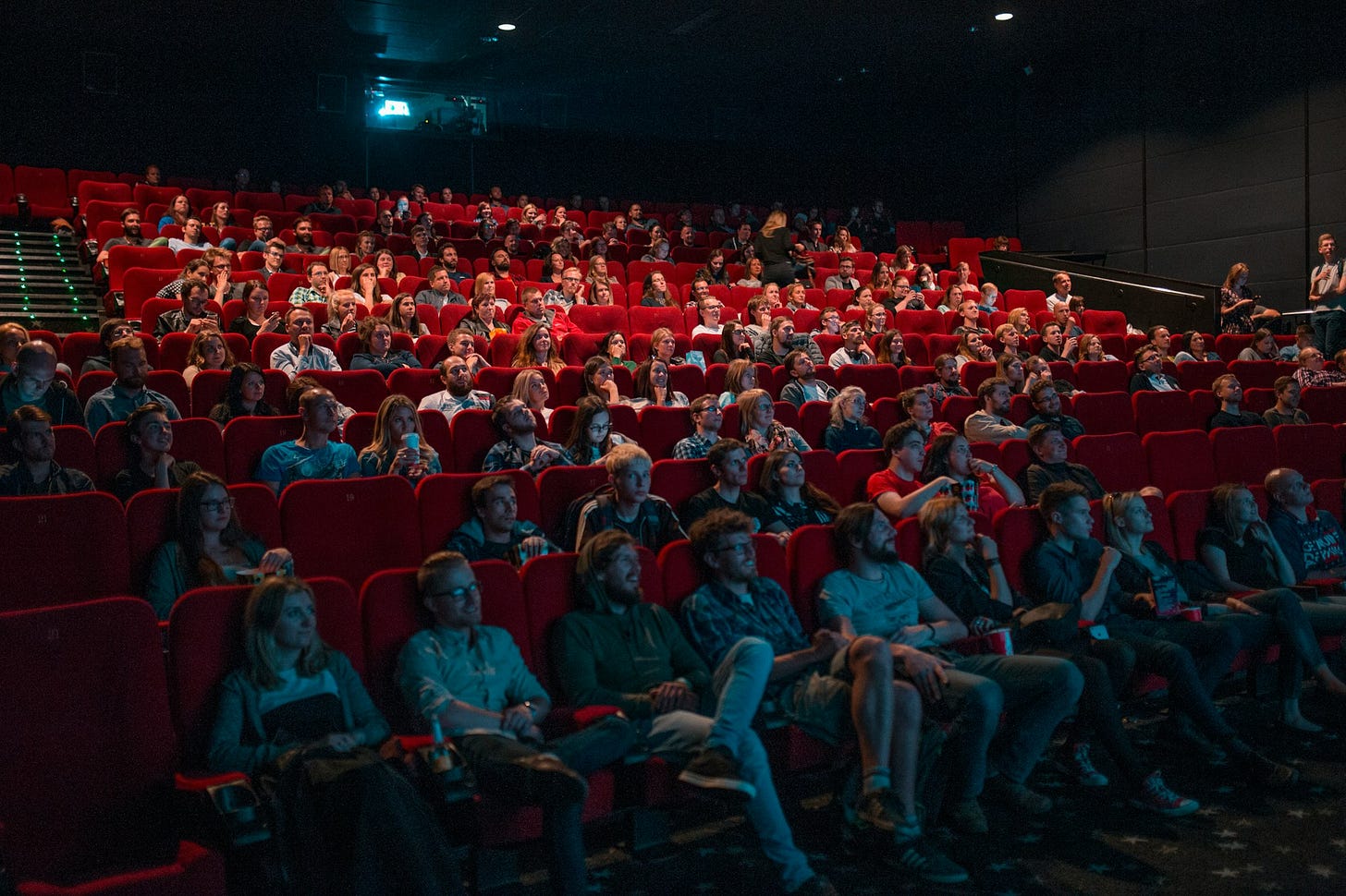 People watching the new Game of thrones episode in cinema