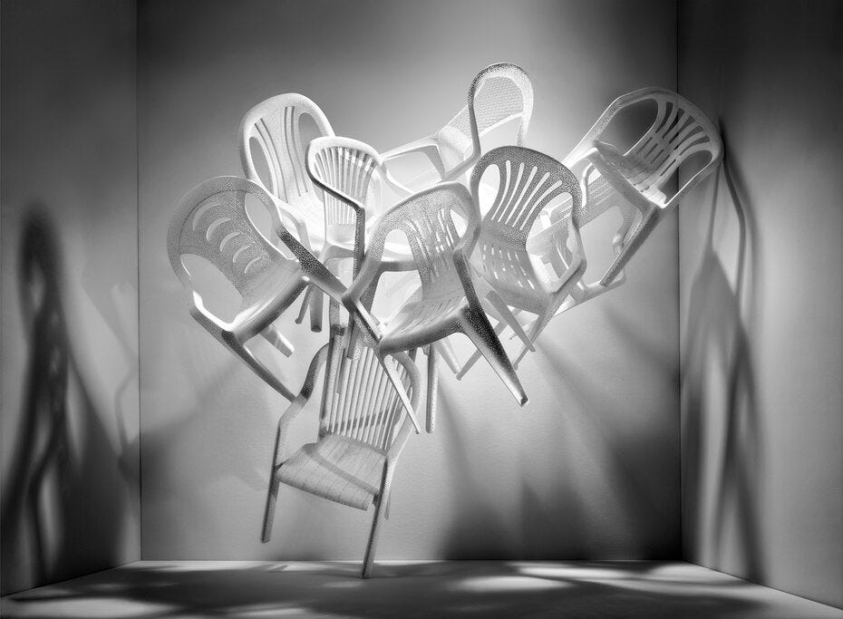 Film "Monobloc": Plastic chair in the light, facts in the shade | STYLEPARK