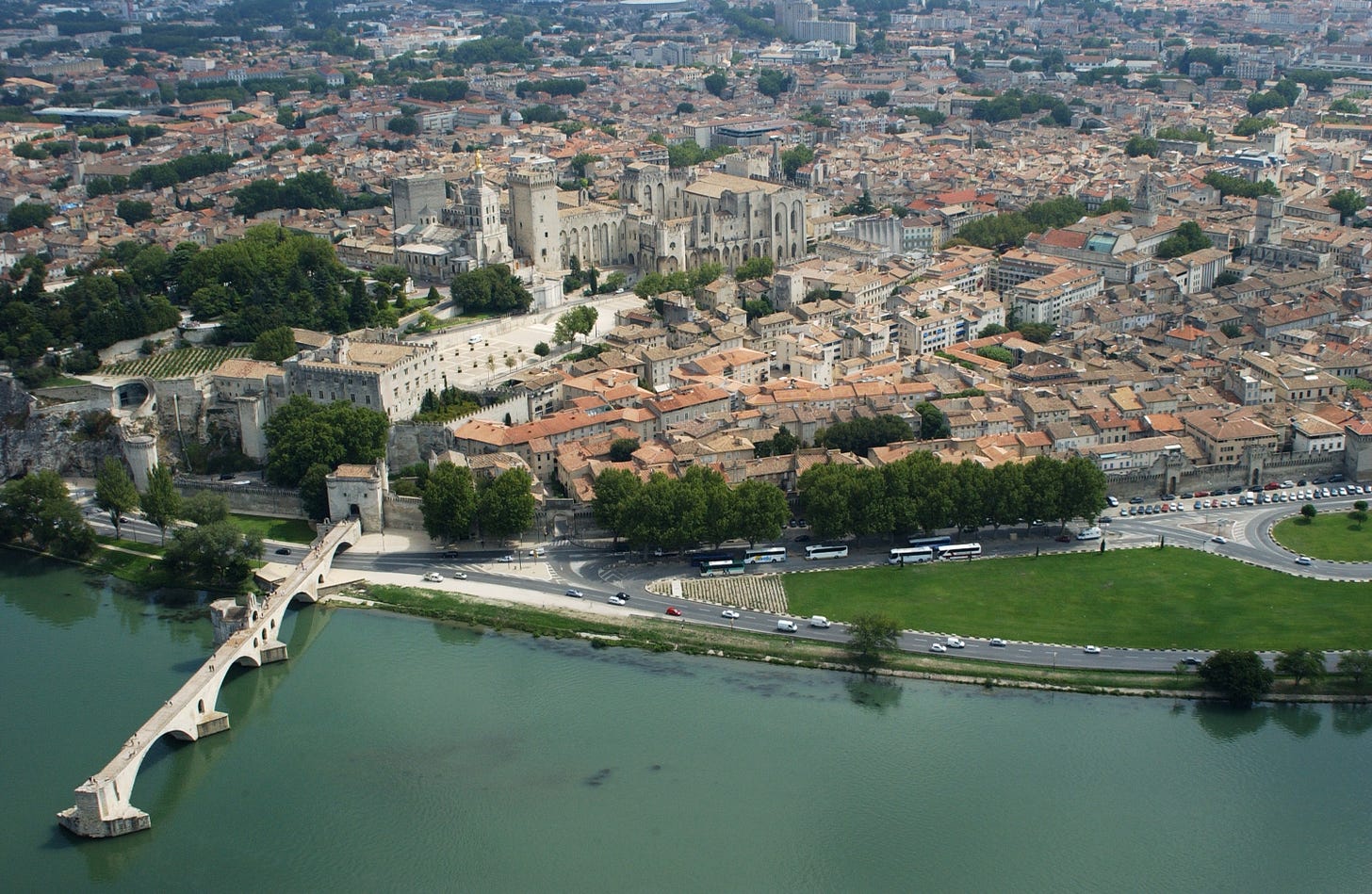 Avignon — Wikipédia