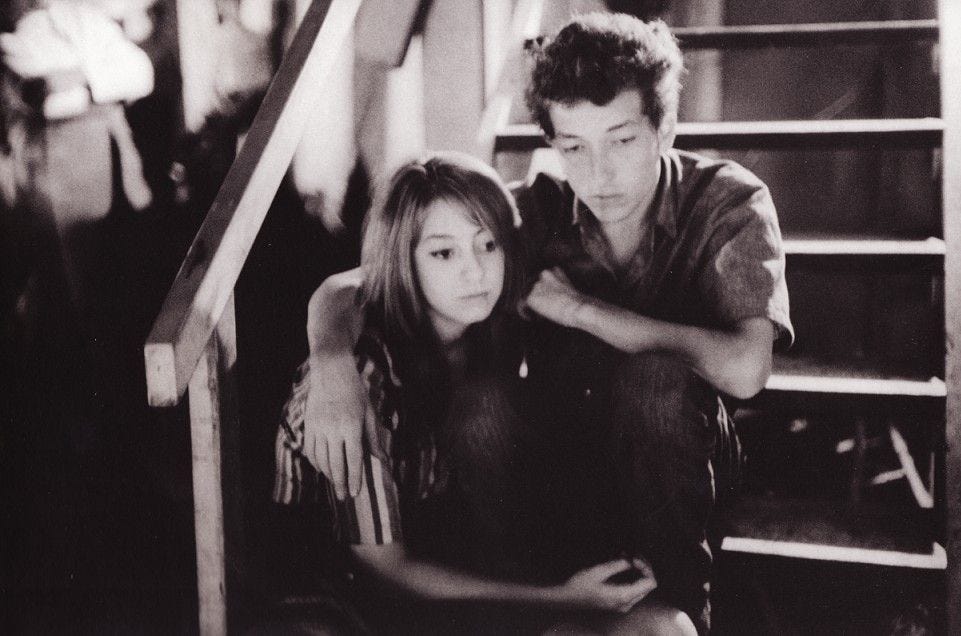 Bob Dylan and Suze Rotolo sitting on stairs. | Bob dylan, Bob music, Dylan