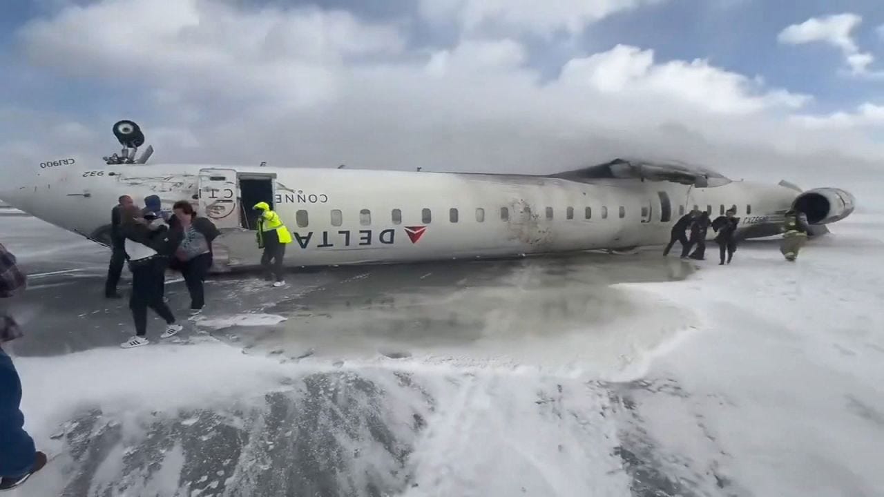 February 17, 2025: Delta Air Lines plane crashes in Toronto, Canada | CNN February 17, 2025: Delta Air Lines plane crashes in Toronto, Canada | CNN