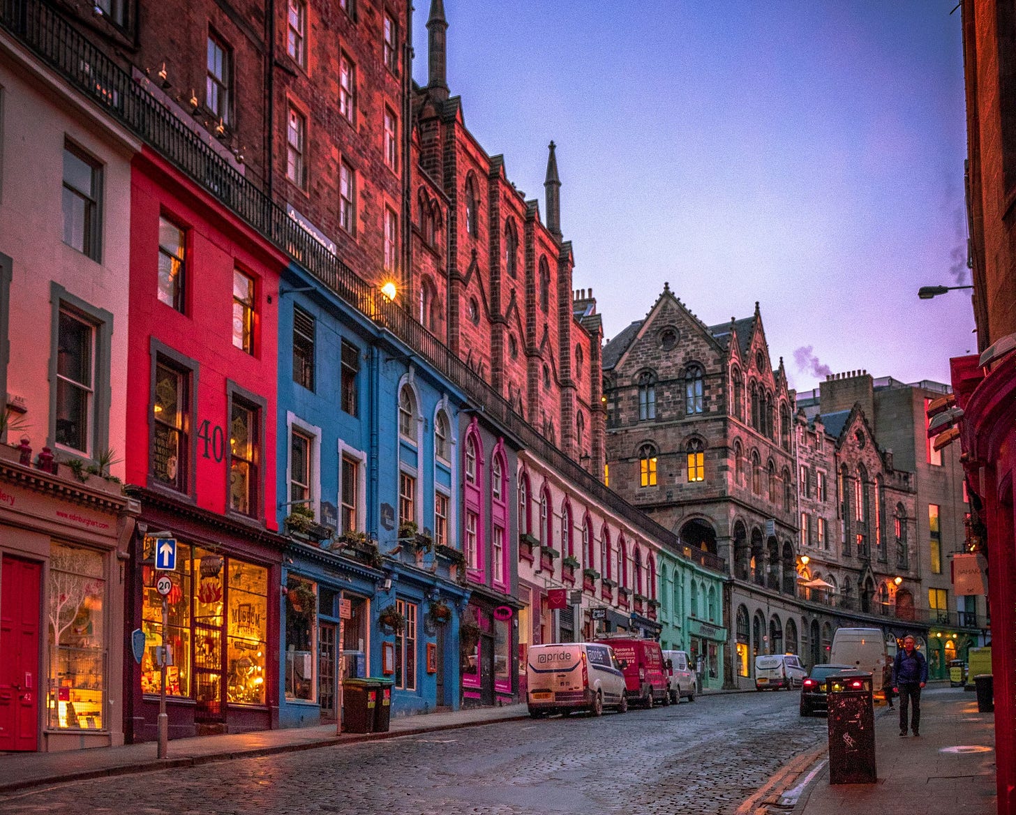 Victoria Street in Edinburgh’s old town (Source: Unsplash)