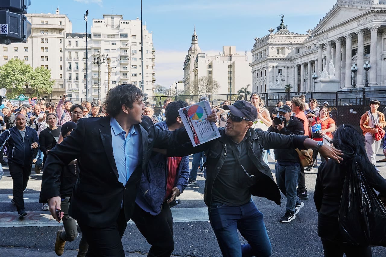 Avanza la sombra de la violencia política - LA NACION