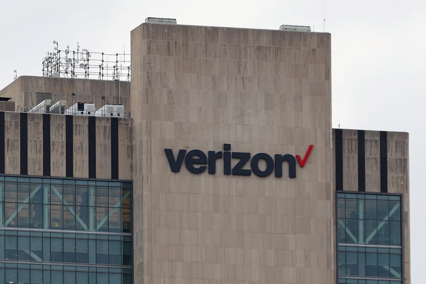 FAA targeting Verizon contract in favor of Musk's Starlink, the Washington  Post reports | Reuters