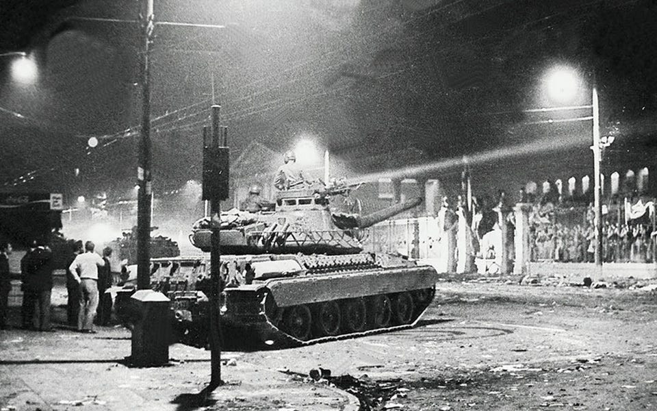 Πολυτεχνείο 1973: Η εξέγερση των φοιτητών στις 17 Νοέμβρη | Η ΚΑΘΗΜΕΡΙΝΗ
