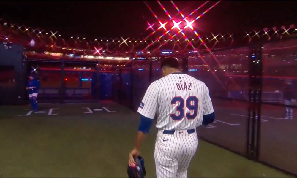 Mets: Edwin Diaz enters with new LED light show and his trumpet song